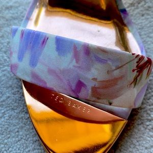 Beautiful multi pastel sandals in like new condition, heel 3.5